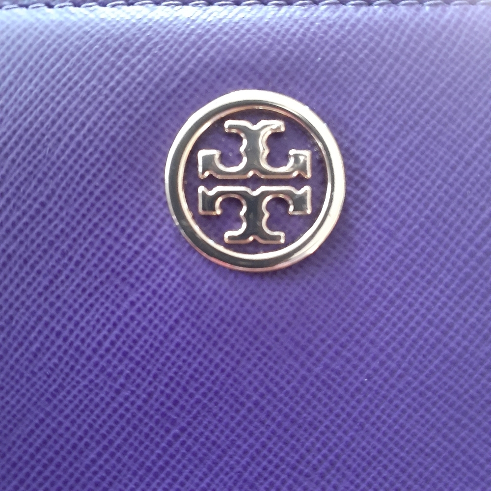 Tory Burch Purple Robinson Wristlet Wallet - Picture 6 of 6